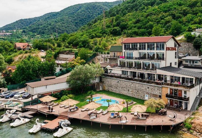 Suite with lake view, Pensiunea Decebal Resort   Cazanele Dunarii