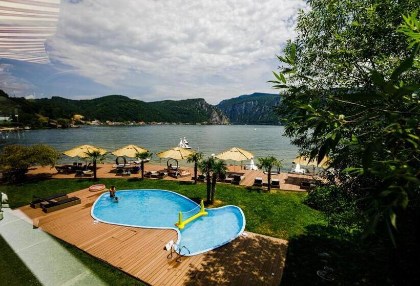 اتاق استاندارد سه تخته با چشم‌انداز, Pensiunea Decebal Resort   Cazanele Dunarii