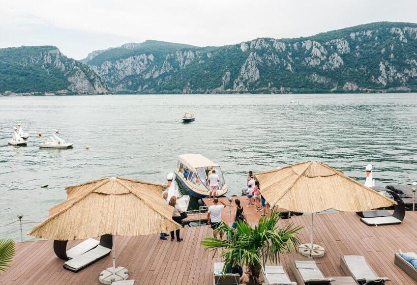 اتاق استاندارد سه تخته با چشم‌انداز, Pensiunea Decebal Resort   Cazanele Dunarii