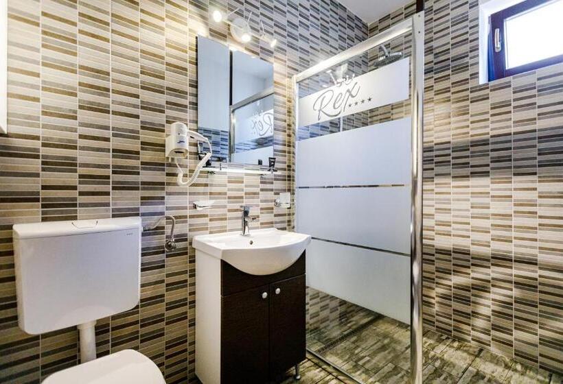 اتاق لوکس با چشم‌انداز دریا, Pensiunea Decebal Resort   Cazanele Dunarii