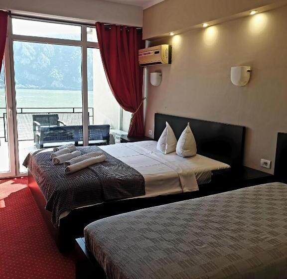 اتاق استاندارد سه تخته با چشم‌انداز, Pensiunea Decebal Resort   Cazanele Dunarii