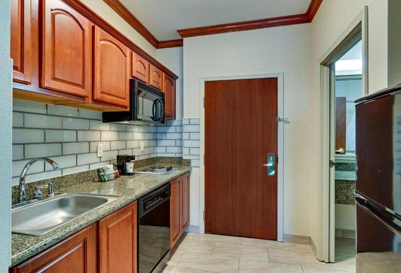 سوییت, Comfort Inn & Suites