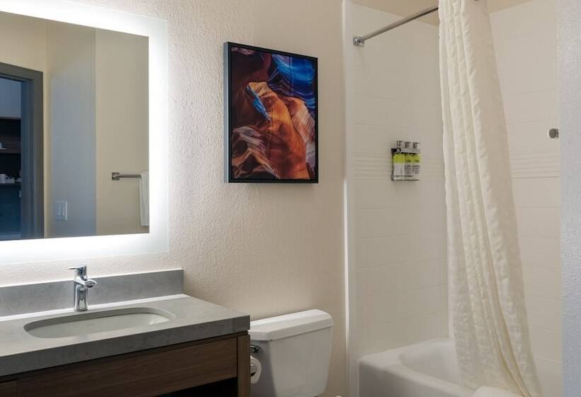 استودیوی استاندارد, Candlewood Suites Enterprise, An Ihg