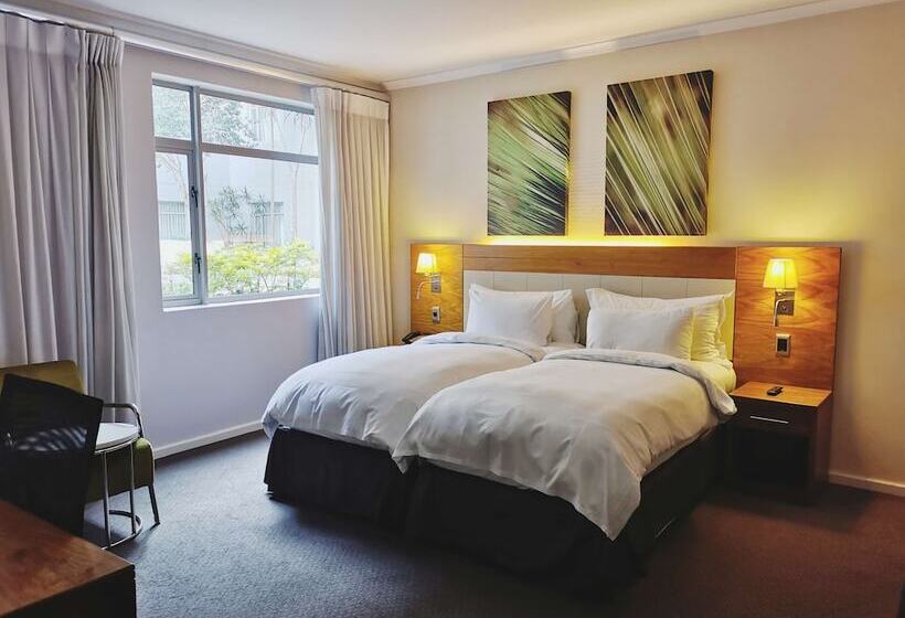 Deluxe Room, Doubletree By Hilton Cape Town Upper Eastside