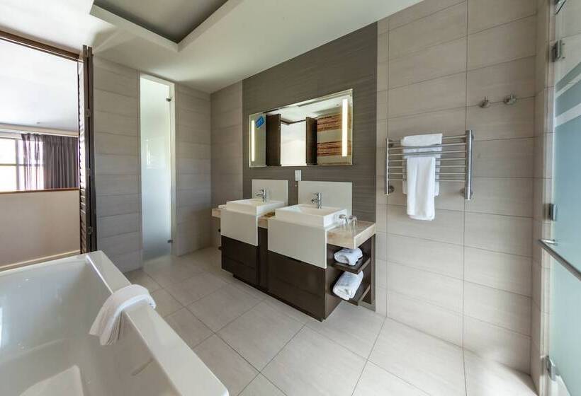 Deluxe Room, Doubletree By Hilton Cape Town Upper Eastside