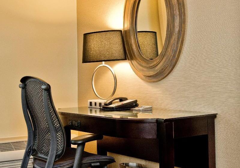 اتاق استاندارد با بالکن, Doubletree Raleigh Durham Airport At Research Triangle Park