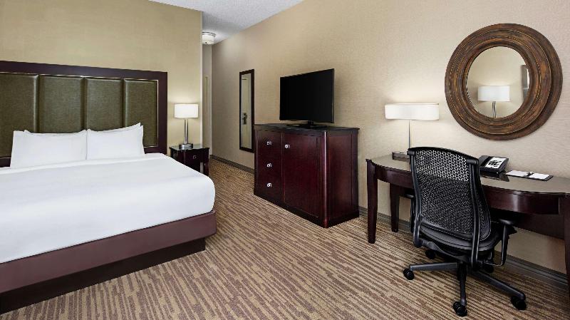 اتاق استاندارد با بالکن, Doubletree Raleigh Durham Airport At Research Triangle Park
