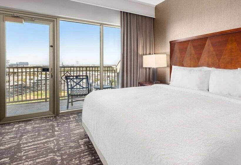 سوئیت با چشم‌انداز, Embassy Suites By Hilton Dallas Frisco Hotel & Convention Center