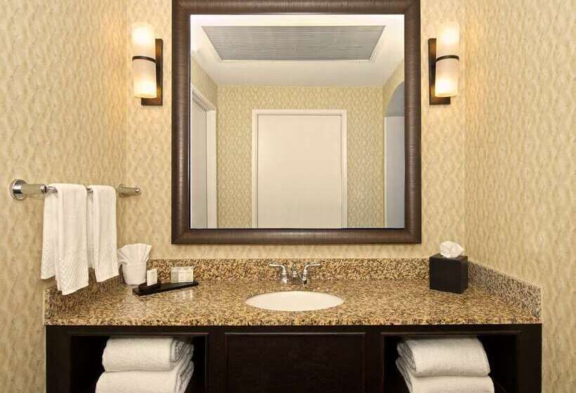 سوییت, Embassy Suites By Hilton Nashville At Vanderbilt