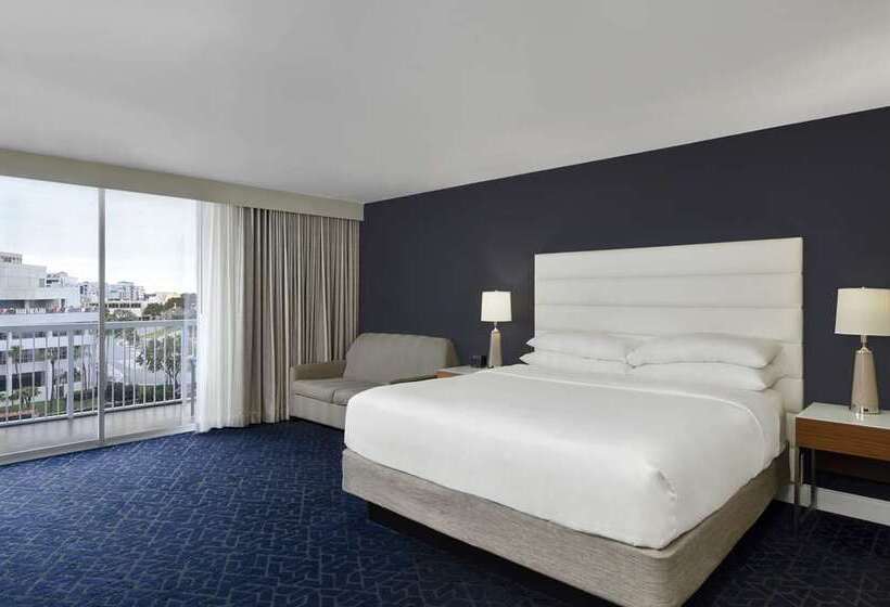 带大床的标准间, Hilton Branson Convention Center