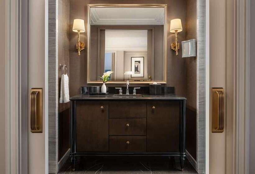 اتاق استاندارد با تخت بزرگ, Hilton President Kansas City