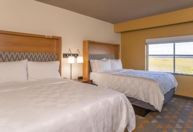 Suite with Views, Holiday Inn  & Suites Beaufort At Highway 21