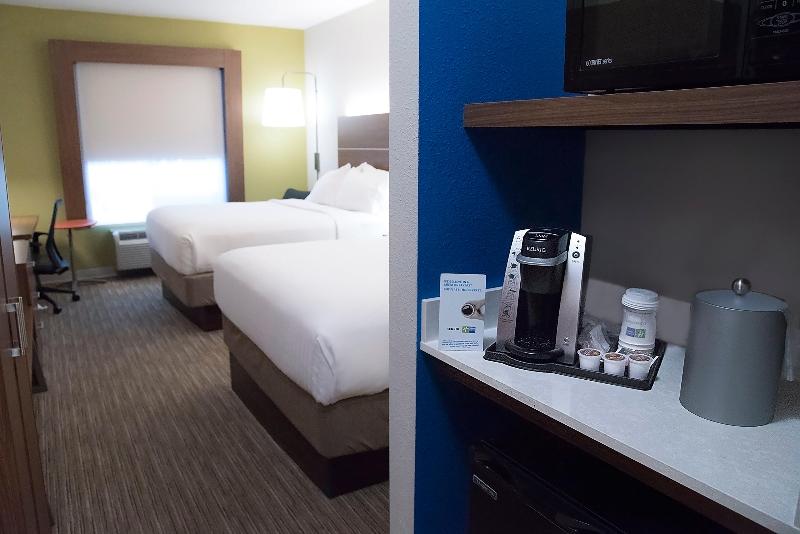 اتاق استاندارد, Holiday Inn Express & Suites Alexandria, An Ihg