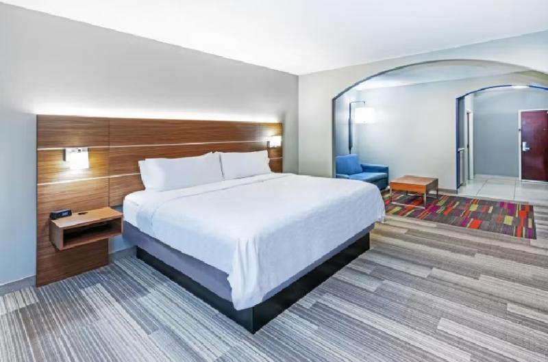 سوئیت با تخت بزرگ, Holiday Inn Express & Suites East Amarillo By Ihg