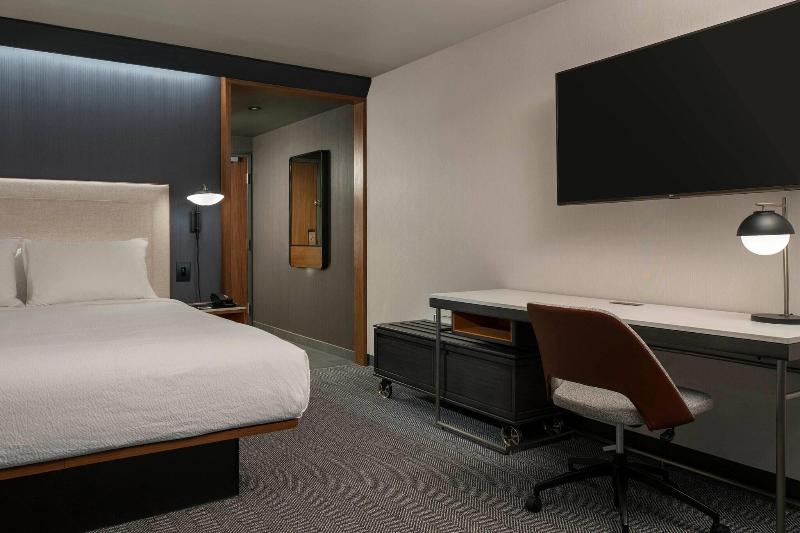 سوئیت با تخت بزرگ, Holiday Inn Express Hotel & Suites Auburn, An Ihg