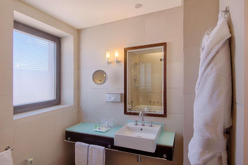 سوییت, Holiday Inn Express Hotel & Suites Auburn, An Ihg