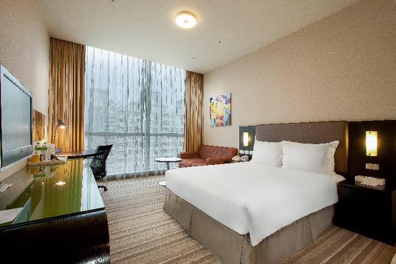 اتاق استاندارد با تخت دو نفره بزرگ برای معلولان, Holiday Inn Express Taichung Park, An Ihg