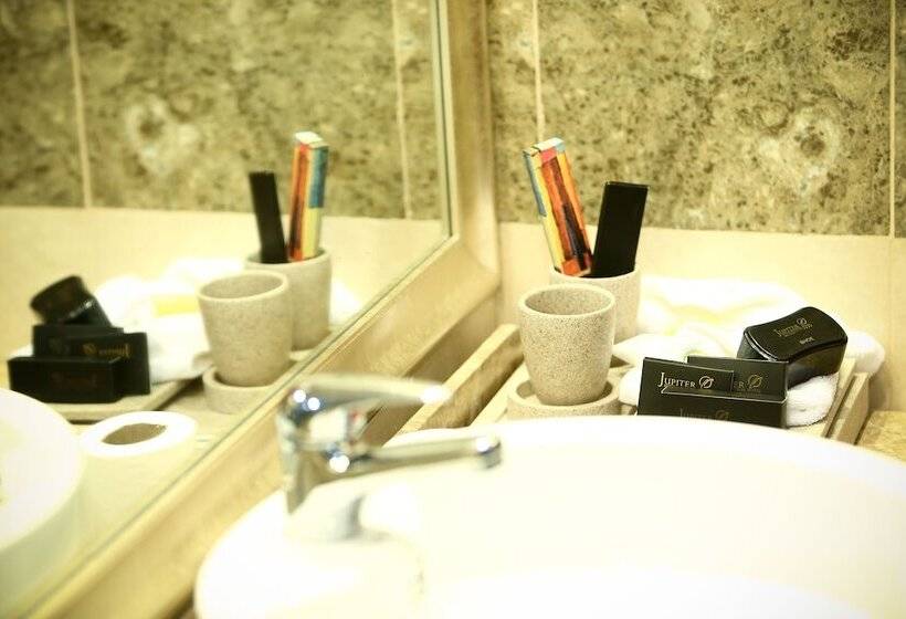 سوییت جونیور, Jupiter International Hotel   Cazanchis