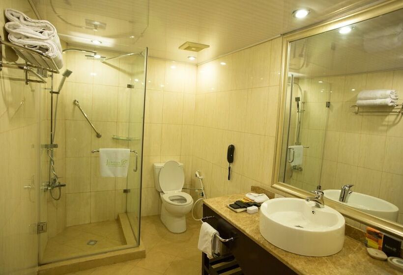 سوییت جونیور, Jupiter International Hotel   Cazanchis
