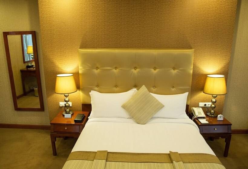 سوییت جونیور, Jupiter International Hotel   Cazanchis
