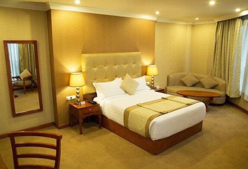 سوییت جونیور, Jupiter International Hotel   Cazanchis