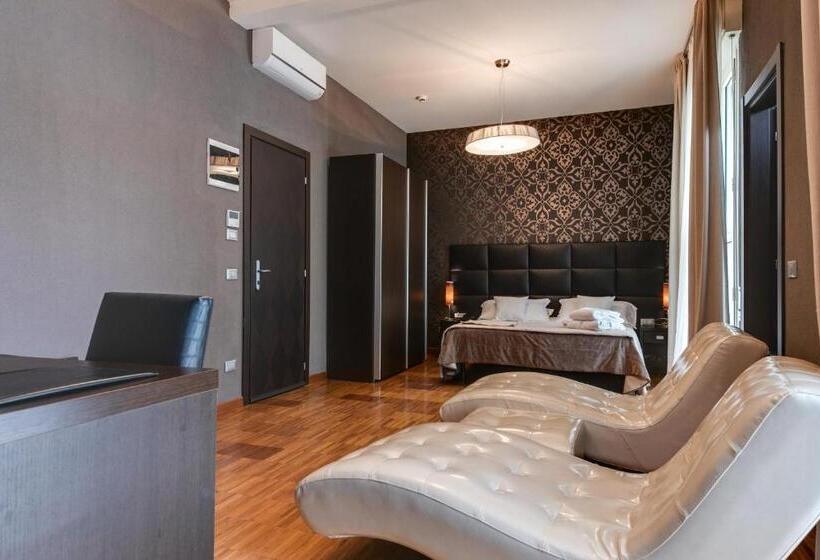 سوییت جونیور, Atmosfere Milano Marittima