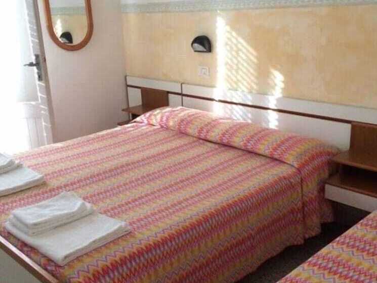 Economy Triple Room, Ornella