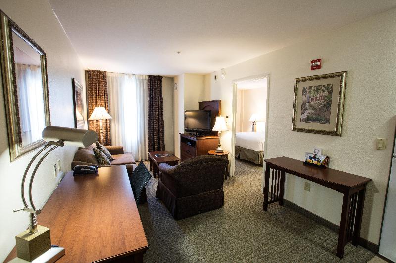سوئیت با تخت بزرگ, Staybridge Suites Austin Airport, An Ihg