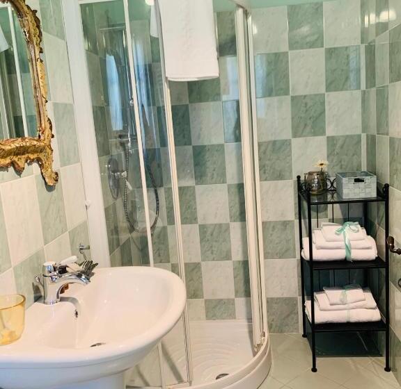 اتاق لوکس, Locanda Di Santantimo