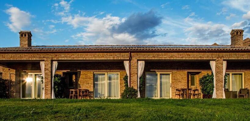 سوییت خانوادگی, Filodivino Wine Resort & Spa