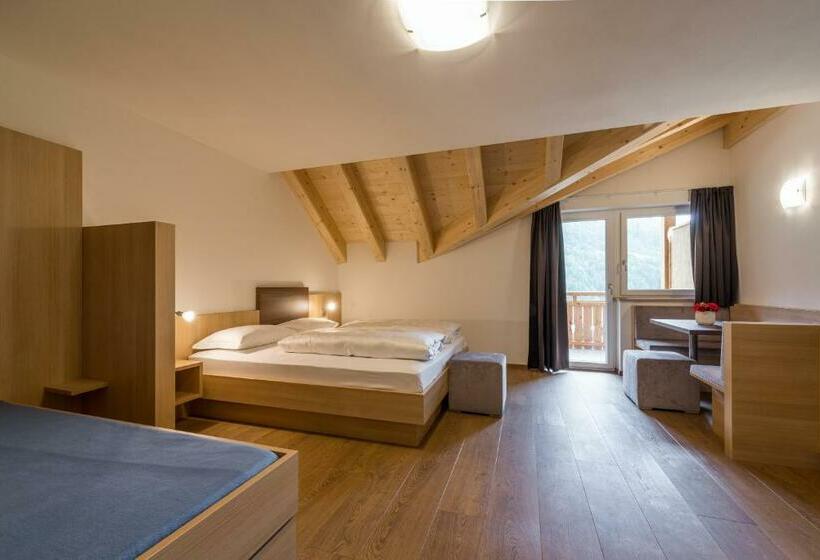 اتاق سوپریور سه تخته, Alpin Hotel Gudrun