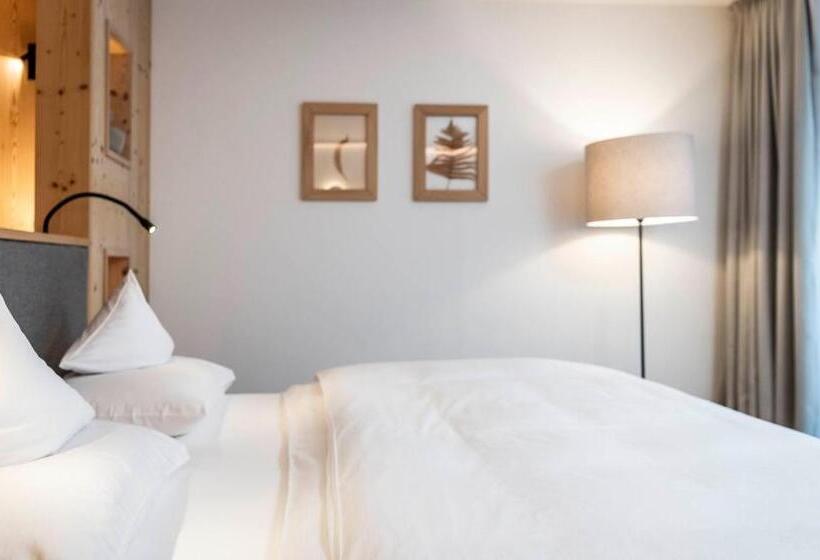 اتاق لوکس با بالکن, Feuerstein Nature Family Resort