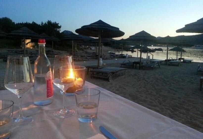 استودیوی استاندارد با چشم‌انداز دریا, Marinella, Sardegna