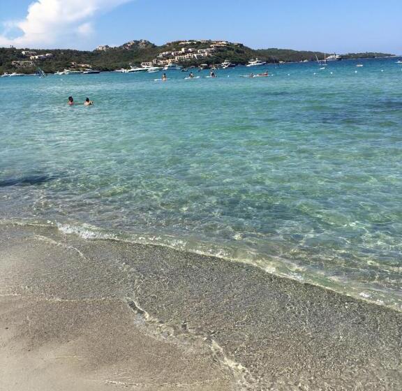 آپارتمان 1 خوابه با چشم‌انداز استخر, Marinella, Sardegna