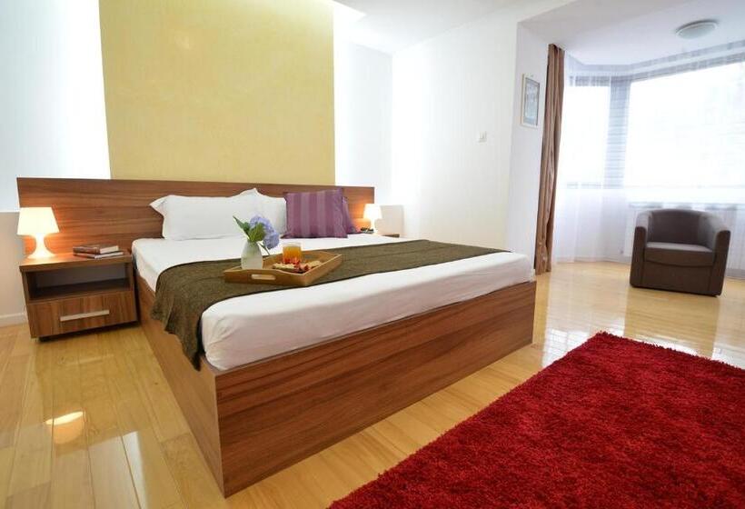آپارتمان 1 خوابه با تراس, 6 Apartments