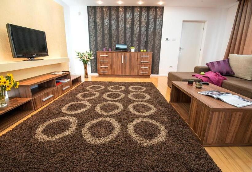 آپارتمان 1 خوابه با تراس, 6 Apartments