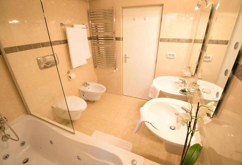 آپارتمان 1 خوابه با تراس, 6 Apartments