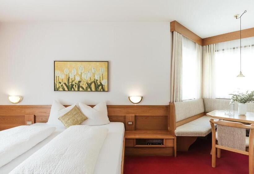 Comfort room with balcony, Bauhof