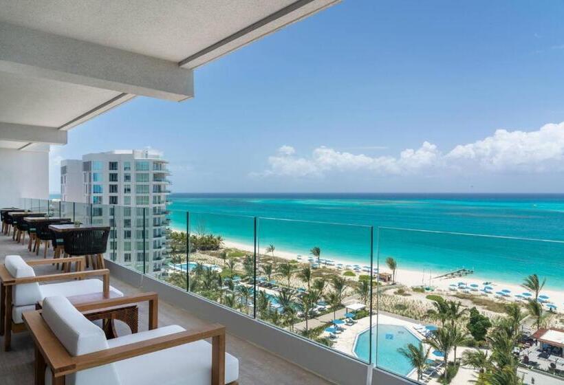 اتاق لوکس با بالکن و چشم‌انداز دریا, The Ritz Carlton, Turks & Caicos