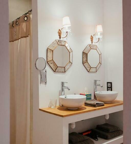 اتاق لوکس, Villa 2 Pas Sages