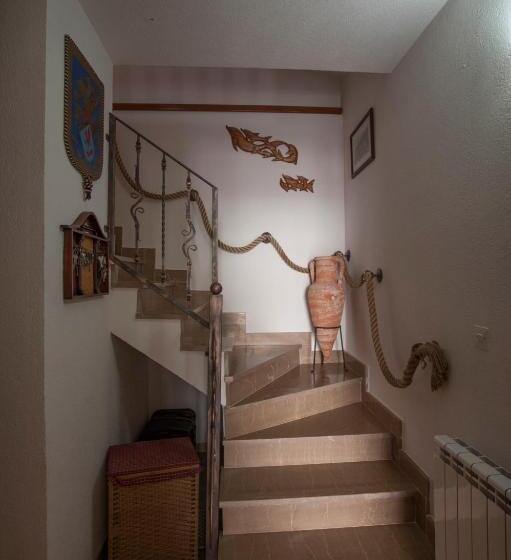 اتاق استاندارد با بالکن و چشم‌انداز باغ, Guest House Medin