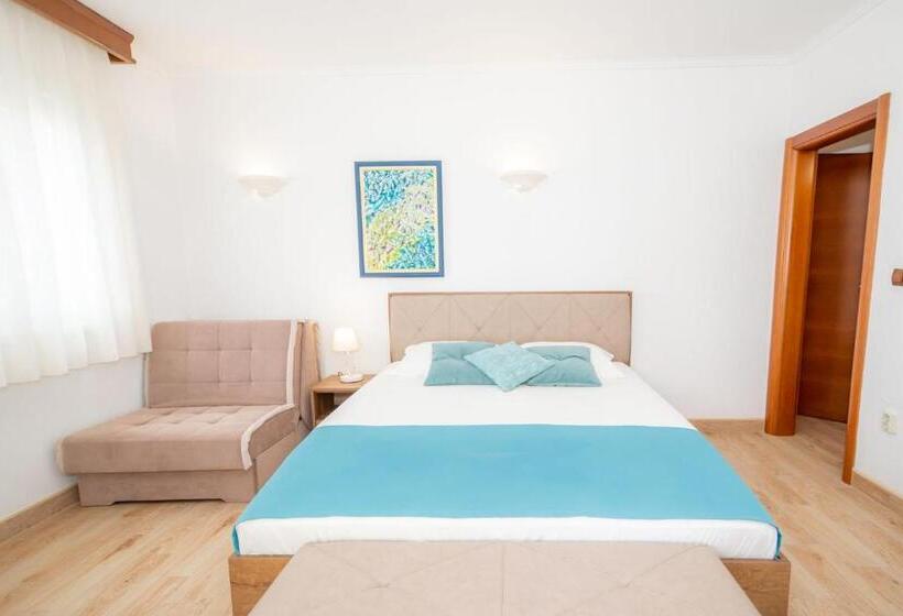 اتاق استاندارد سه تخته با بالکن, Guest House Medin