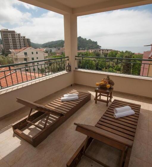 استودیوی استاندارد با چشم‌انداز دریا, Guest House Medin