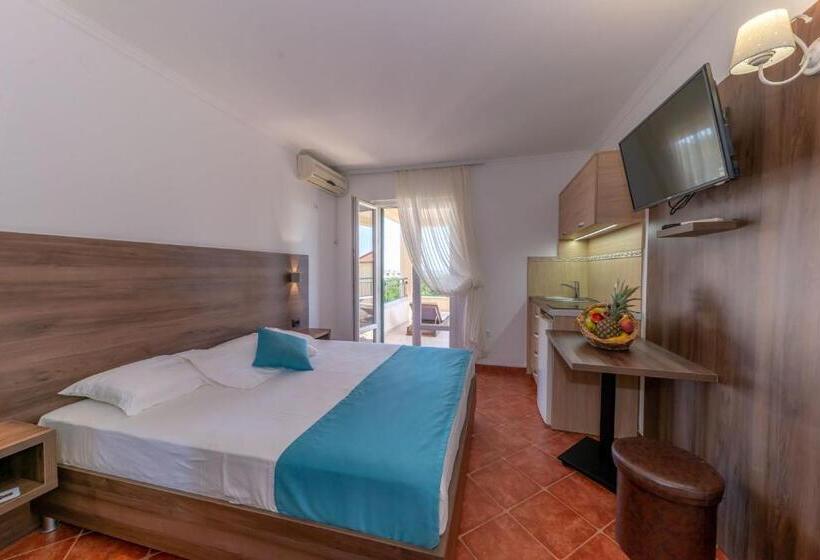 استودیوی استاندارد با چشم‌انداز دریا, Guest House Medin