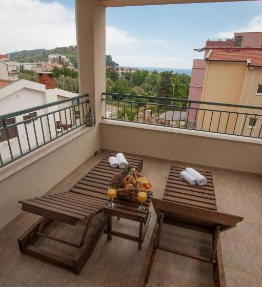 استودیوی استاندارد با چشم‌انداز دریا, Guest House Medin