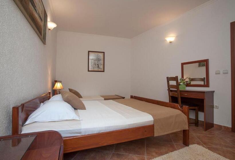 آپارتمان 1 خوابه با چشم‌انداز باغ, Guest House Medin