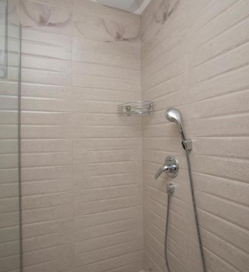 سوئیت پرزیدنت, Guest House Medin