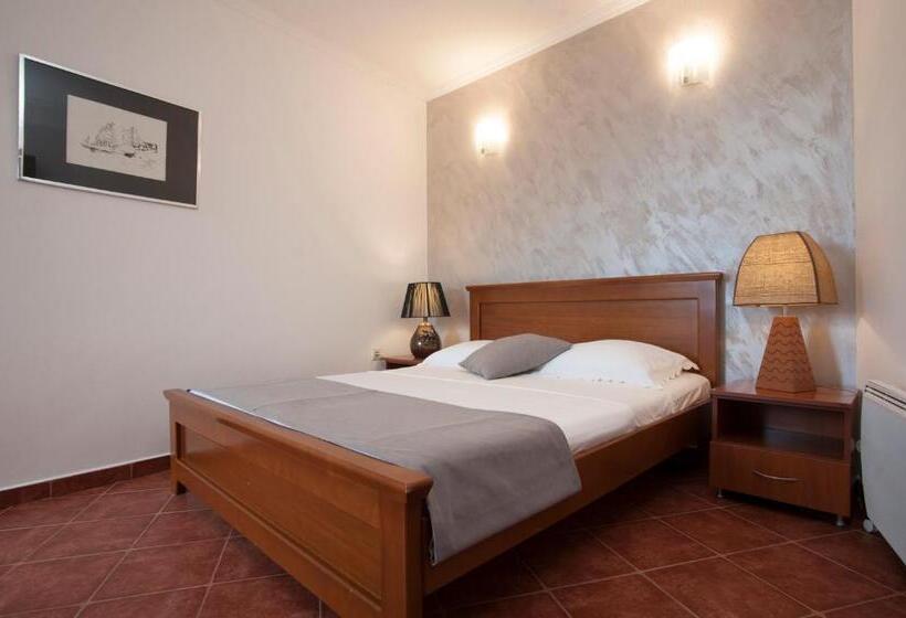 آپارتمان 1 خوابه با چشم‌انداز جانبی دریا, Guest House Medin
