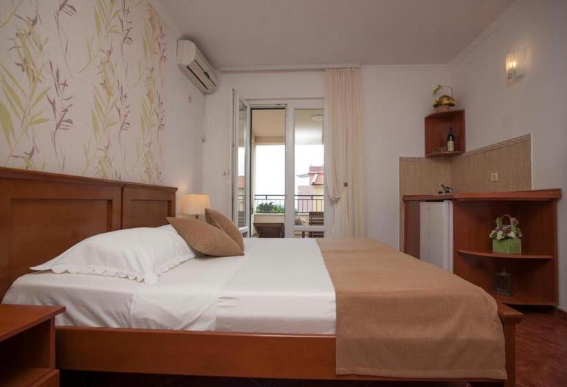 استودیوی استاندارد با چشم‌انداز دریا, Guest House Medin