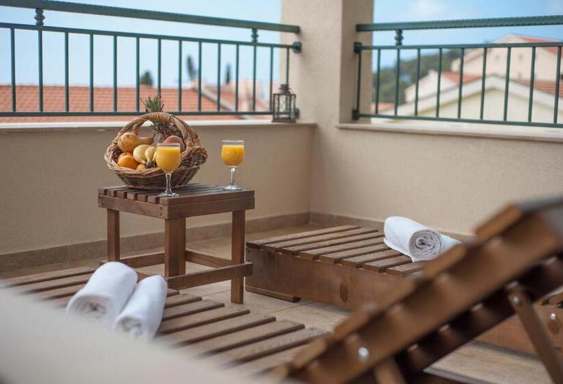 استودیوی استاندارد با چشم‌انداز دریا, Guest House Medin